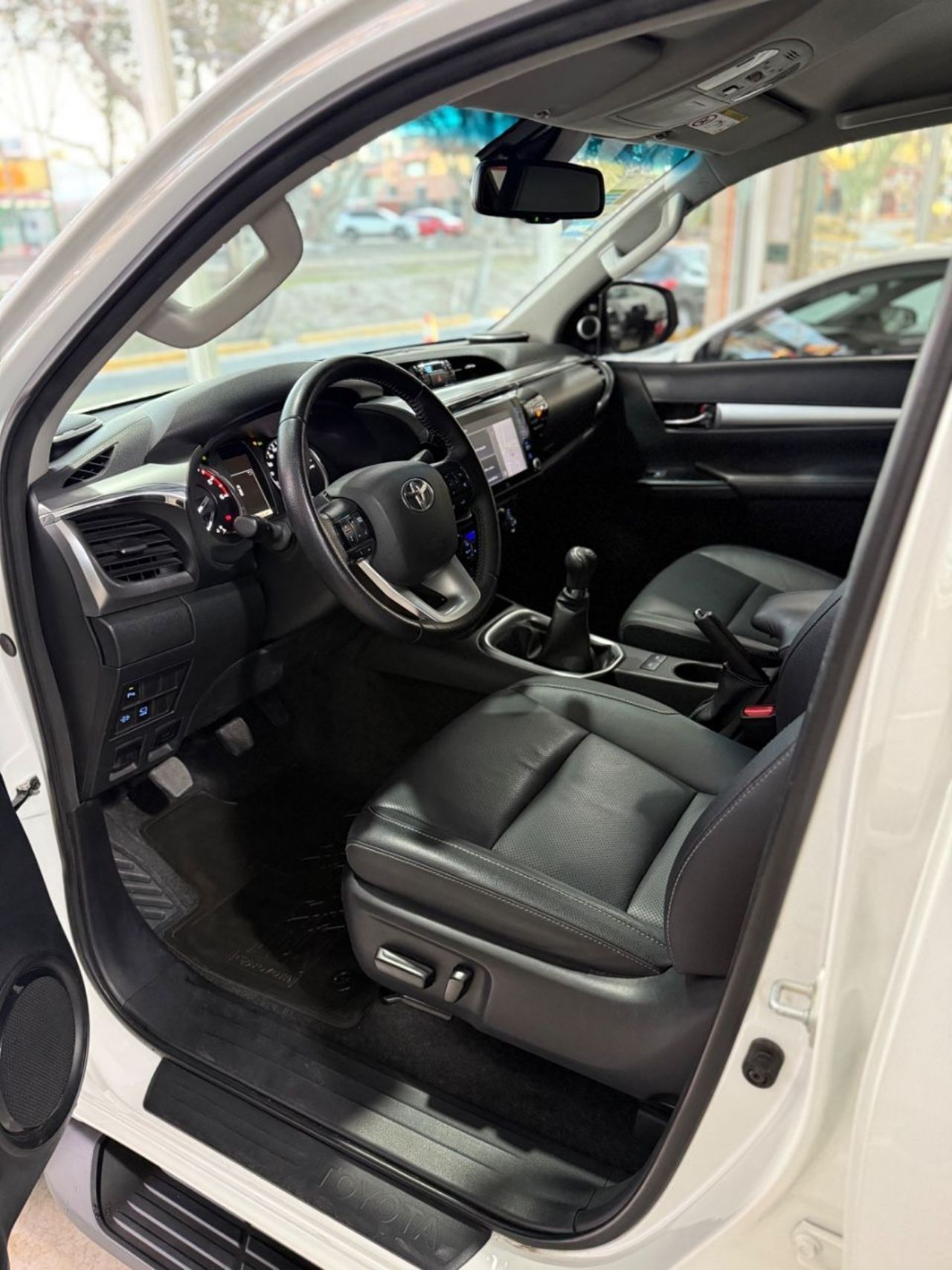 Toyota Hilux Usada Financiado en Mendoza, deRuedas