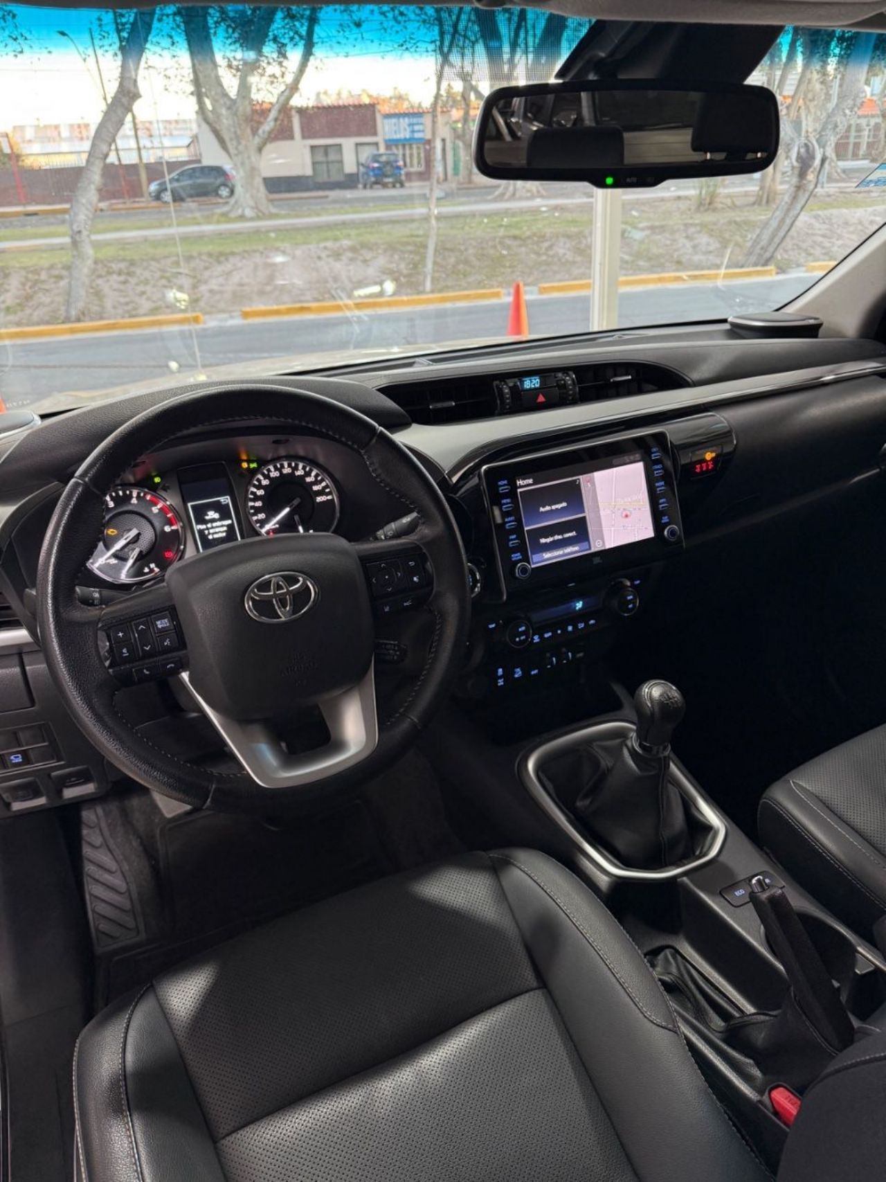 Toyota Hilux Usada Financiado en Mendoza, deRuedas