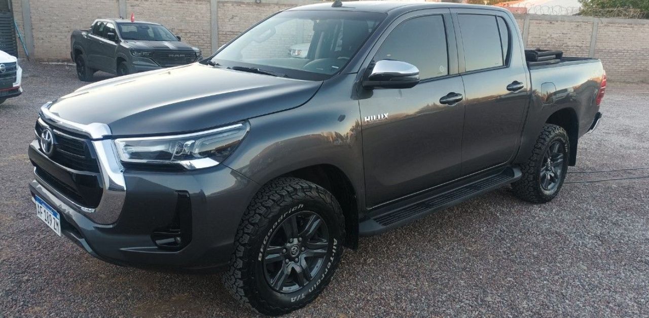 Toyota Hilux Usada en San Juan, deRuedas