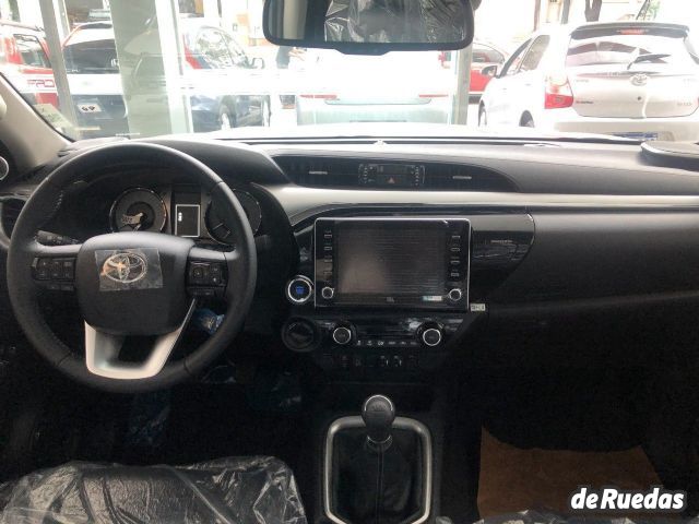 Toyota Hilux Nueva en Córdoba, deRuedas