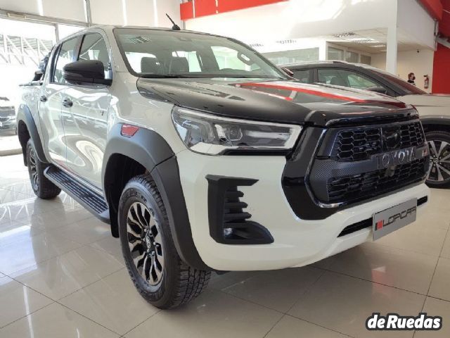 Toyota Hilux Nueva en Córdoba, deRuedas