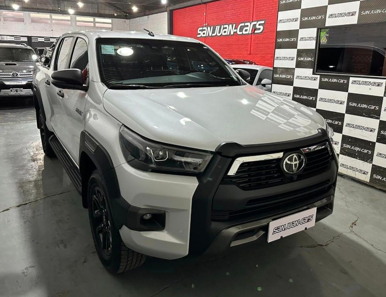 Toyota Hilux Usada en San Juan, deRuedas