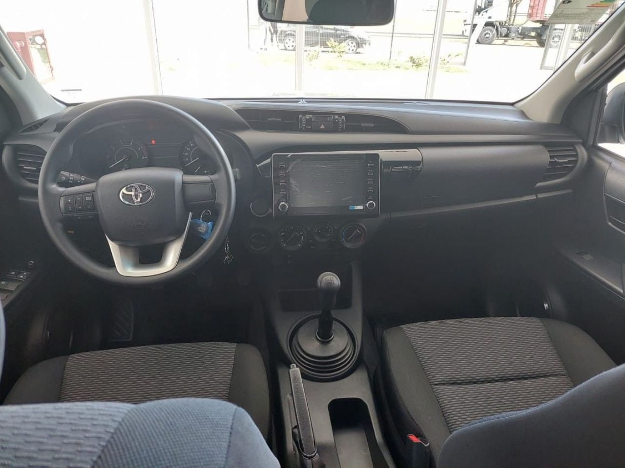 Toyota Hilux Nueva en San Juan, deRuedas