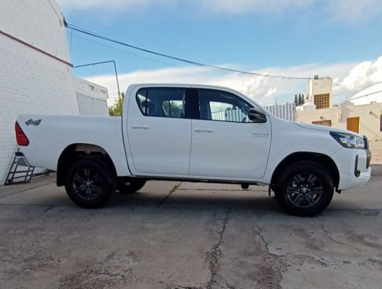Toyota Hilux Nueva en Mendoza, deRuedas