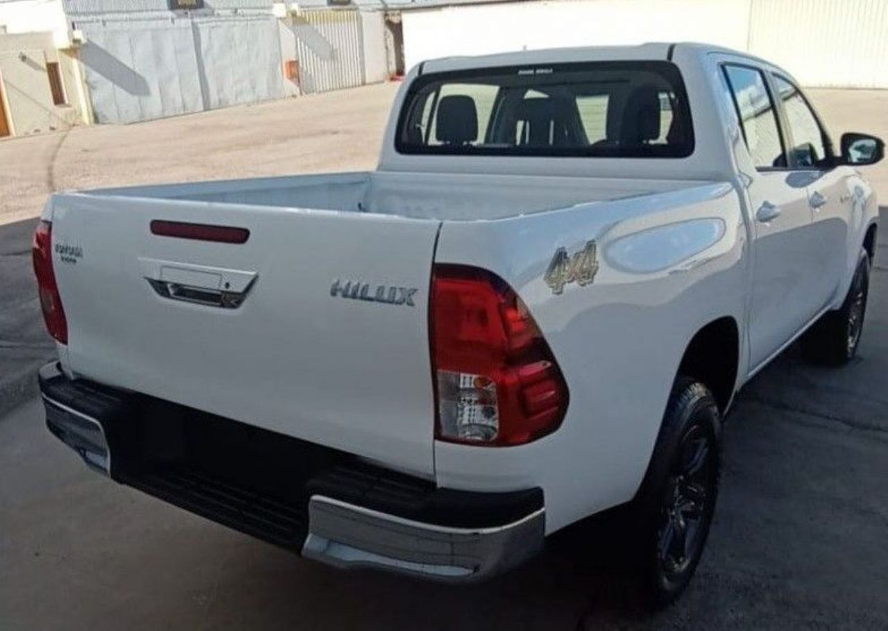 Toyota Hilux Nueva en Mendoza, deRuedas