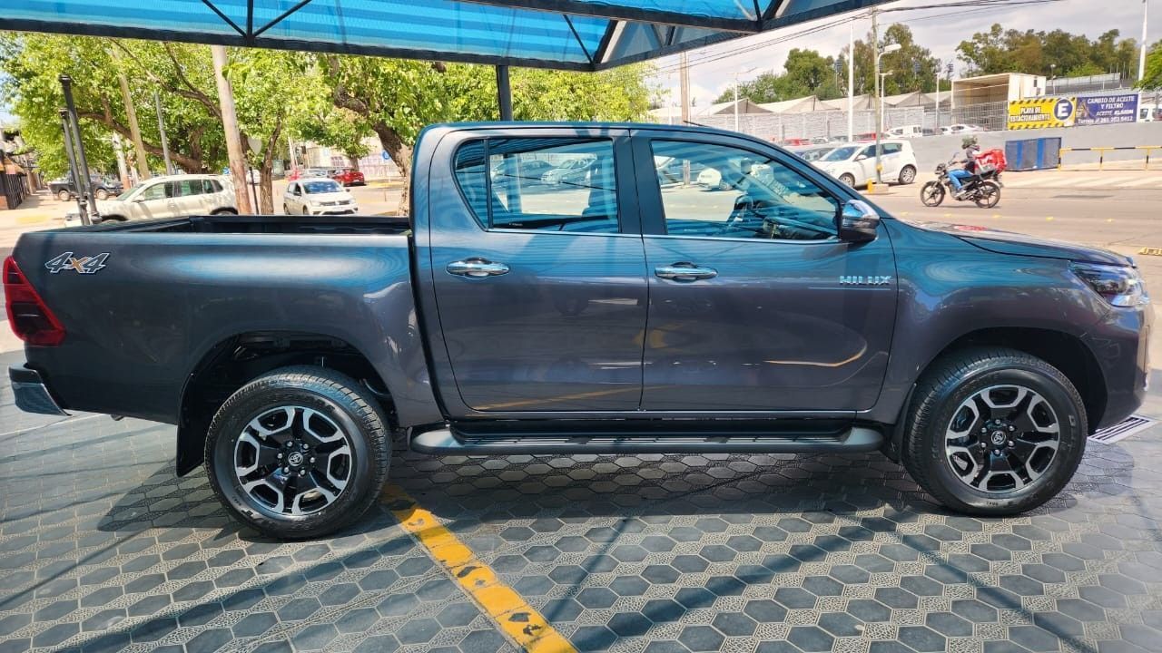 Toyota Hilux Nueva en Mendoza, deRuedas