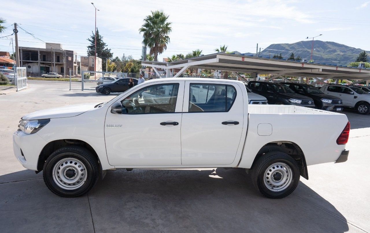 Toyota Hilux Usada en San Luis, deRuedas
