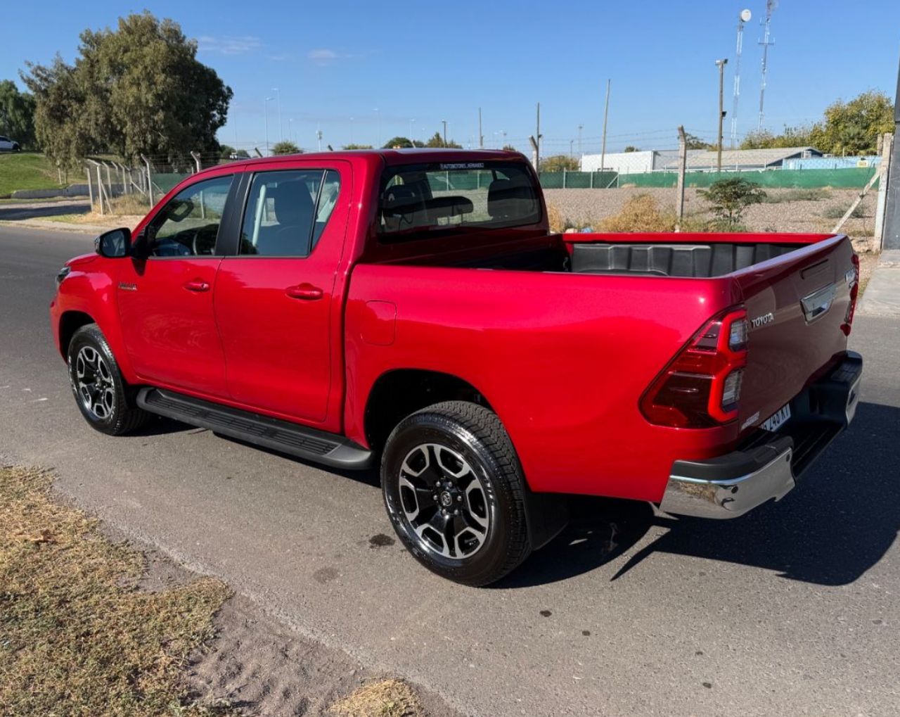Toyota Hilux Usada Financiado en San Juan, deRuedas