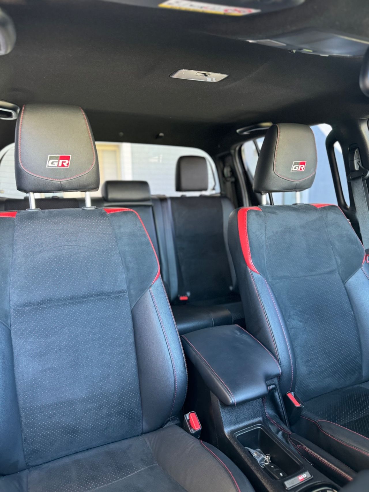 Toyota Hilux Usada en San Juan, deRuedas