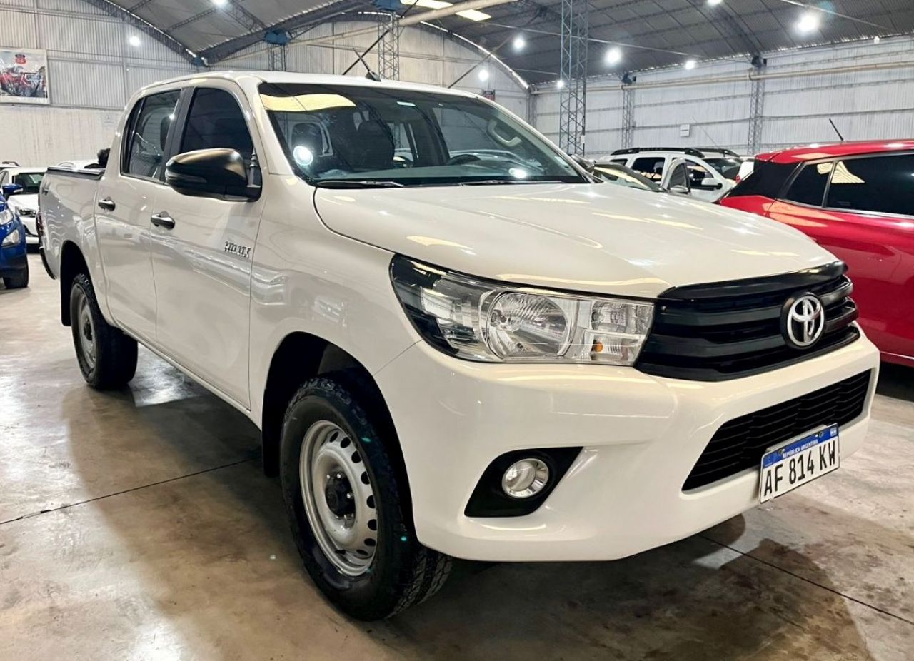 Toyota Hilux Usada Financiado en Mendoza, deRuedas