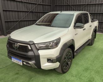 Toyota Hilux Usada en Córdoba Financiado