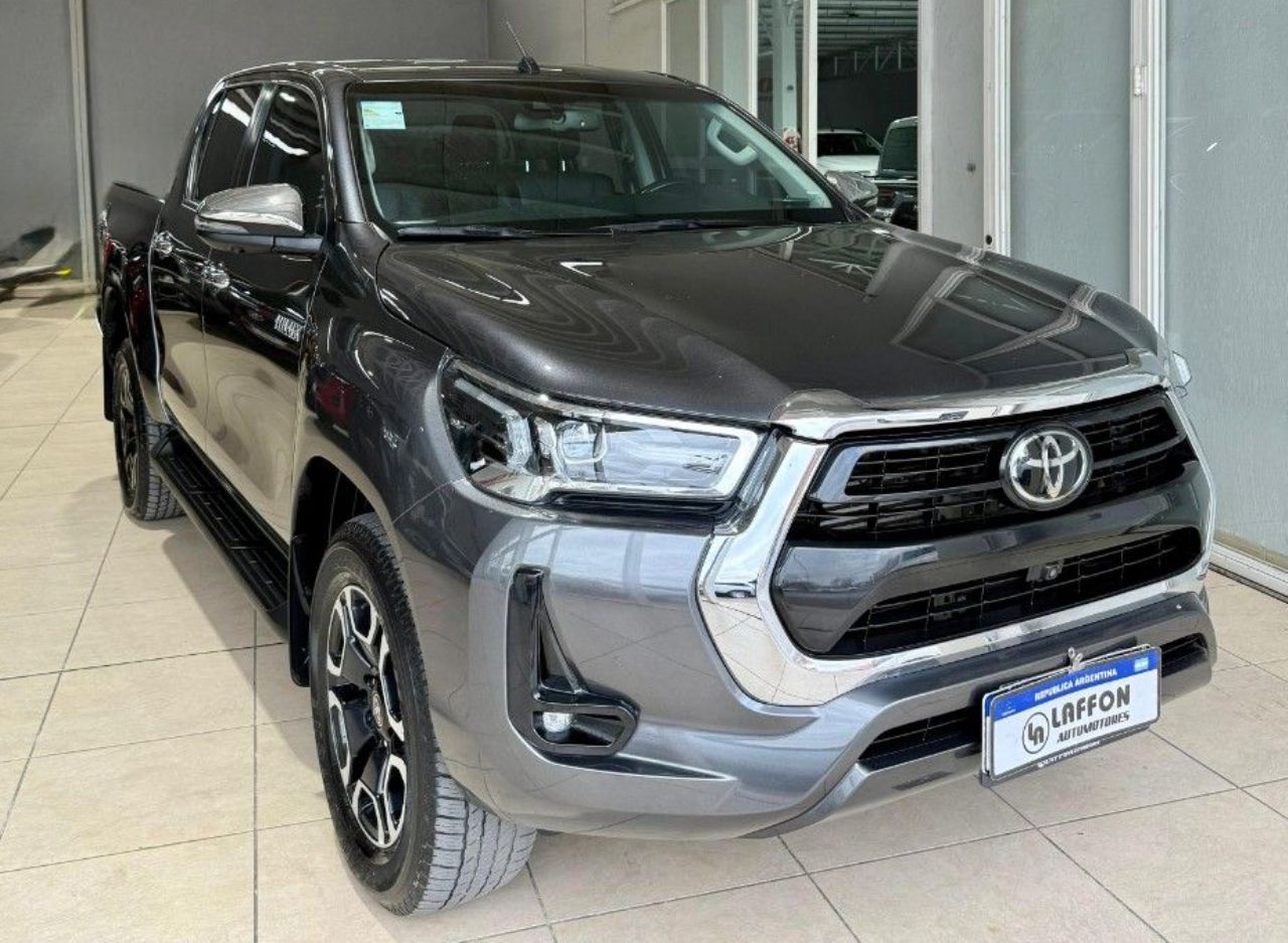 Toyota Hilux Usada Financiado en Mendoza, deRuedas