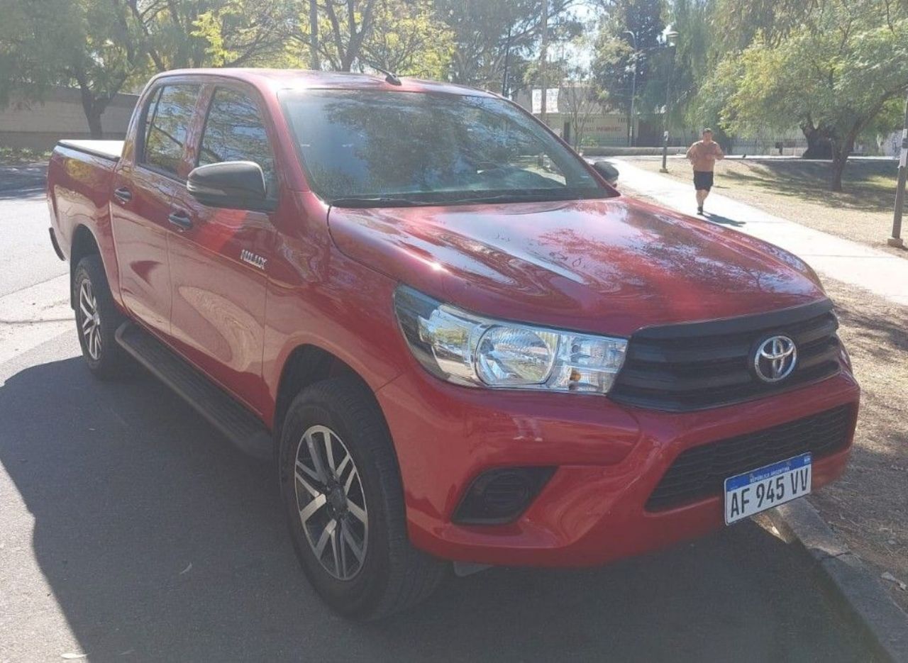 Toyota Hilux Usada en Córdoba, deRuedas