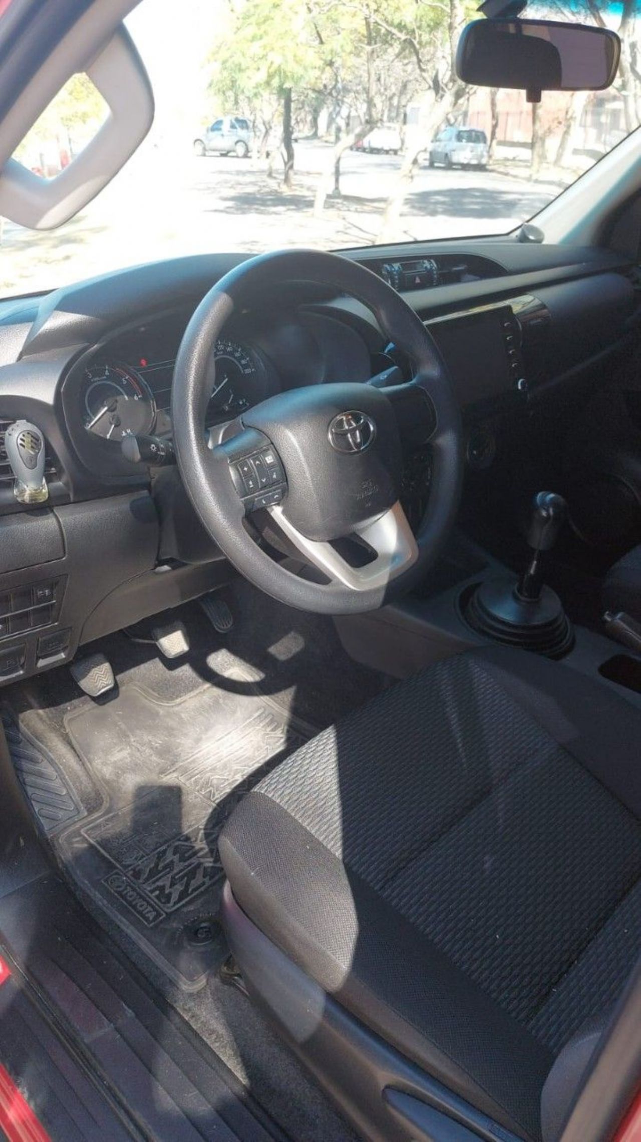 Toyota Hilux Usada en Córdoba, deRuedas