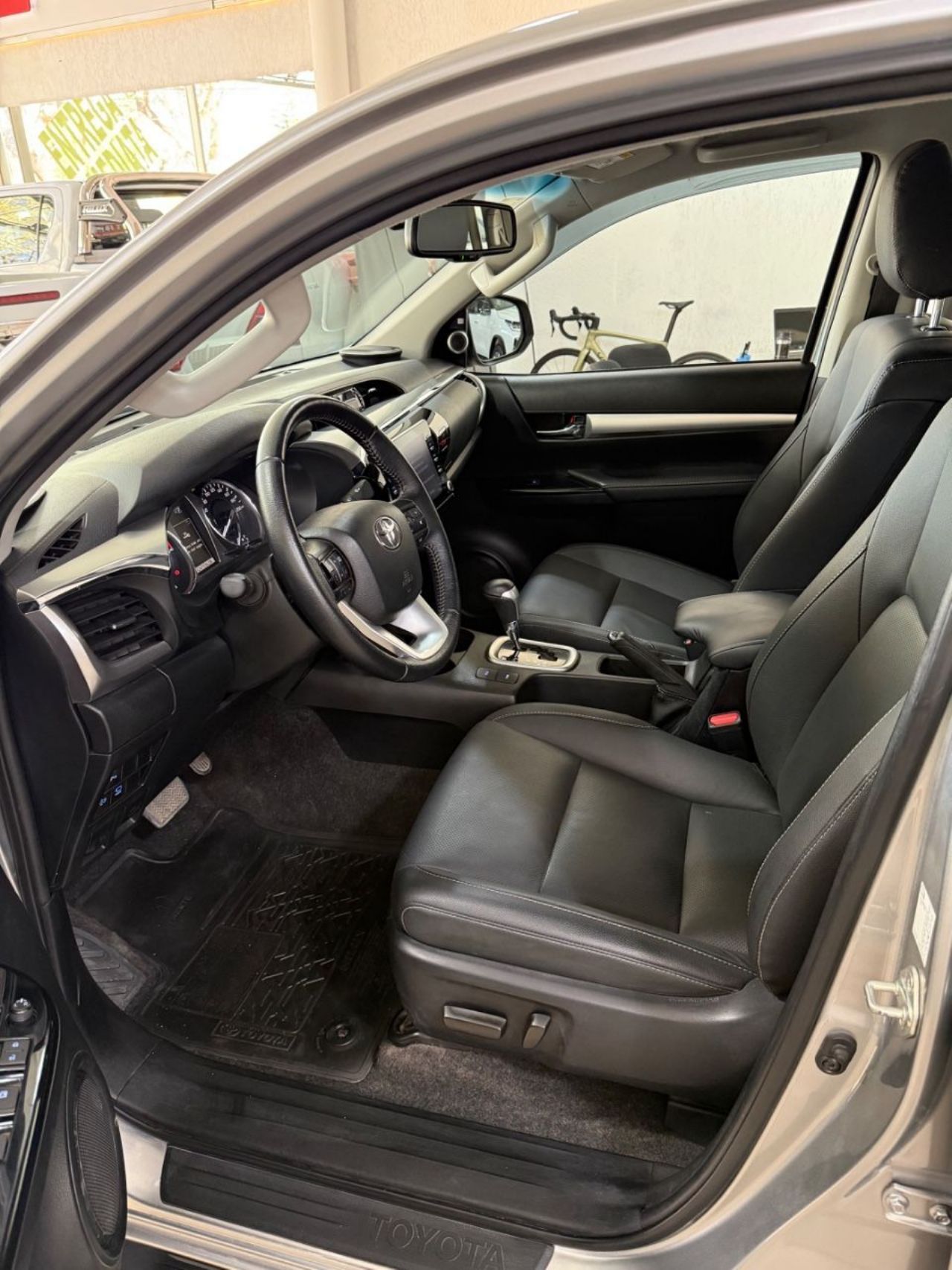 Toyota Hilux Usada Financiado en Mendoza, deRuedas