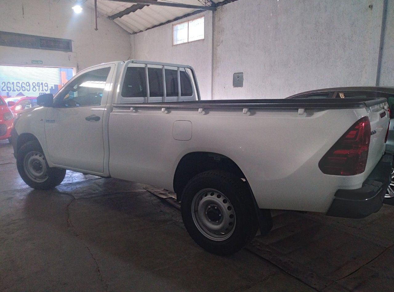 Toyota Hilux Usada Financiado en Mendoza, deRuedas