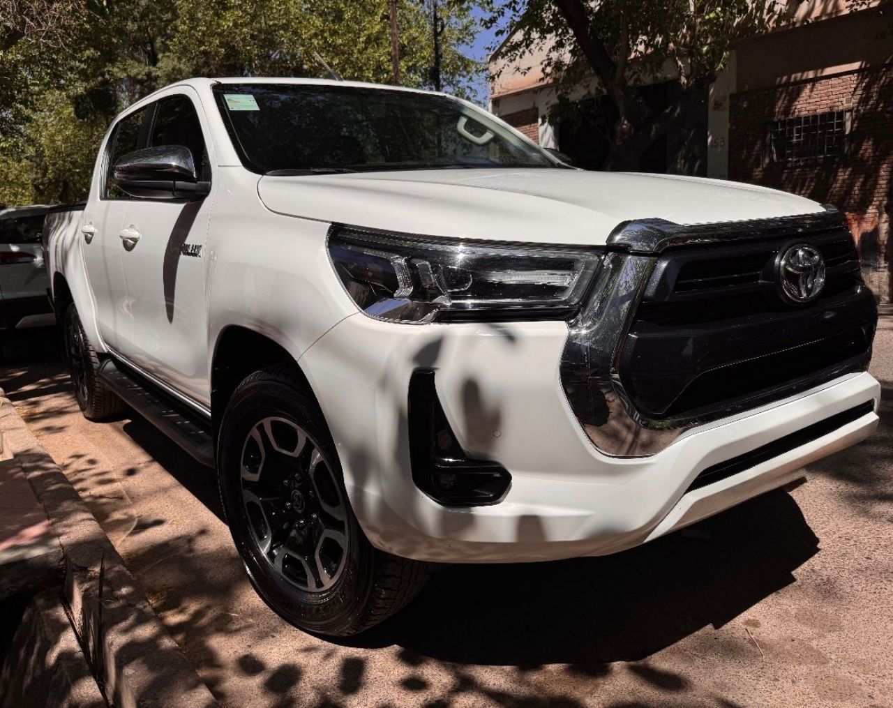 Toyota Hilux Usada Financiado en Mendoza, deRuedas