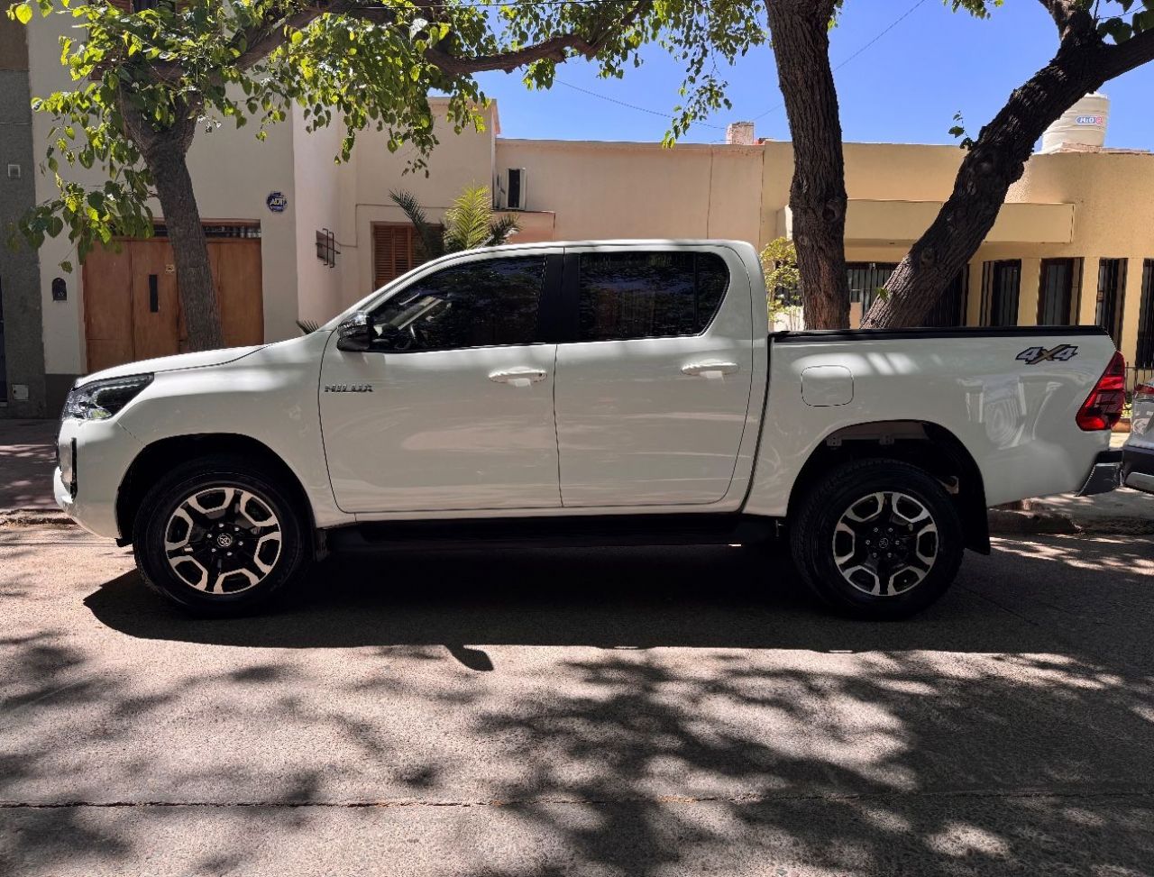 Toyota Hilux Usada Financiado en Mendoza, deRuedas