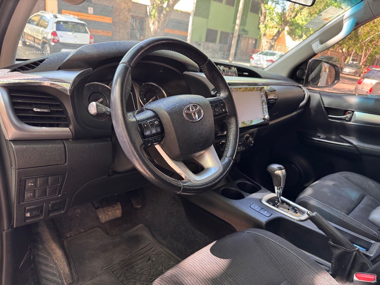 Toyota Hilux Usada Financiado en Mendoza, deRuedas