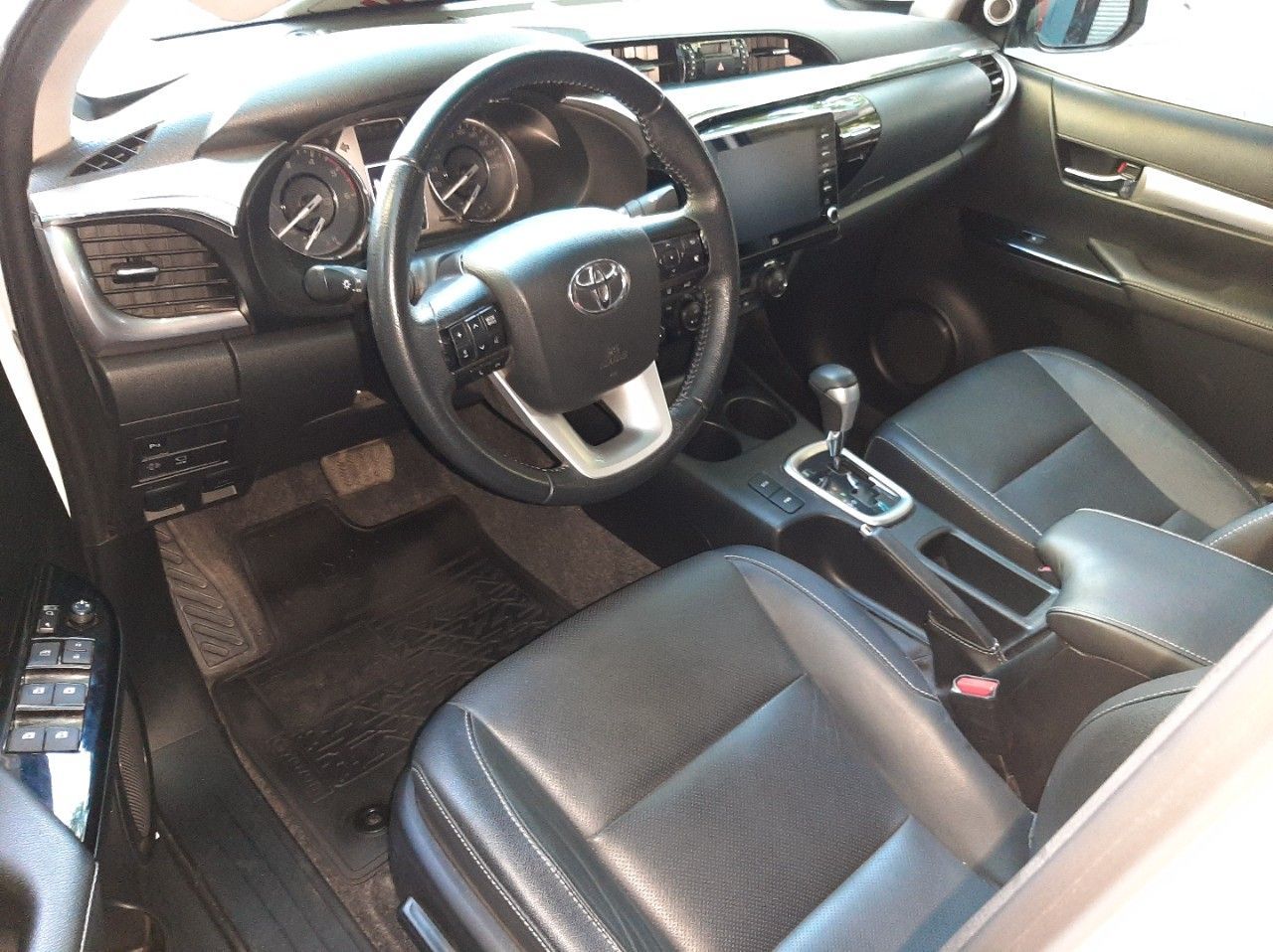 Toyota Hilux Usada Financiado en Mendoza, deRuedas