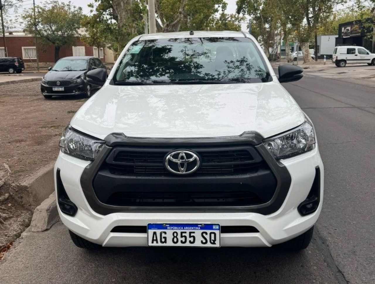 Toyota Hilux Usada Financiado en Mendoza, deRuedas