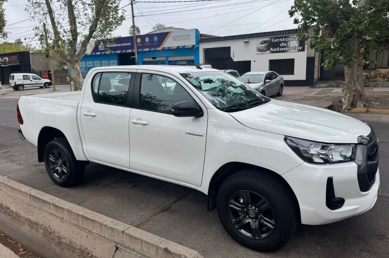 Toyota Hilux Usada Financiado en Mendoza, deRuedas