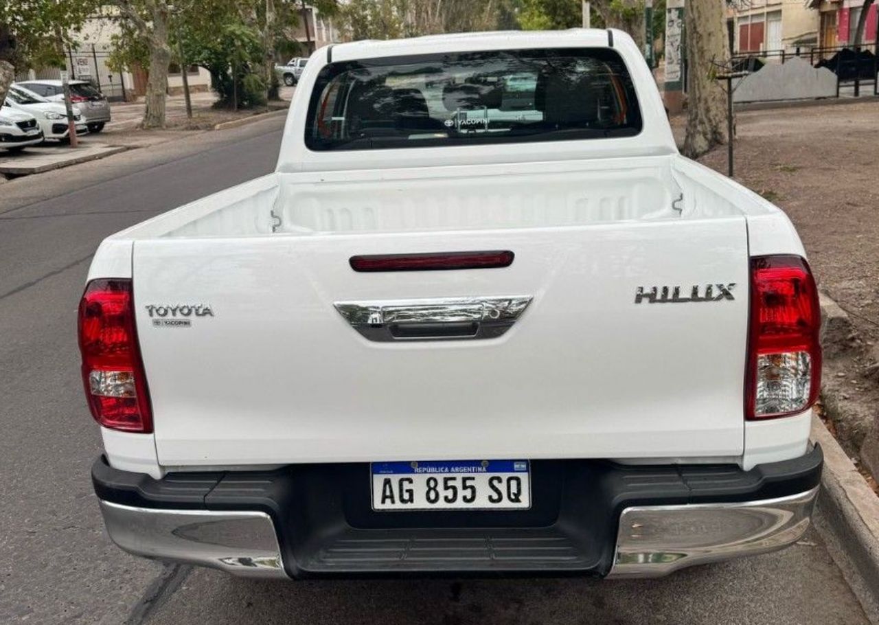 Toyota Hilux Usada Financiado en Mendoza, deRuedas