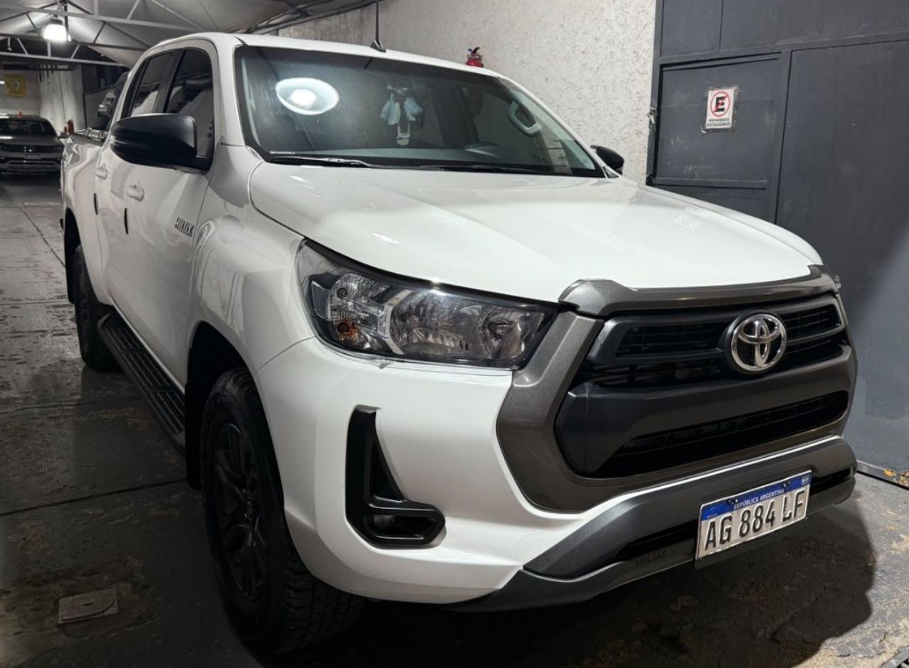 Toyota Hilux Usada Financiado en Mendoza, deRuedas
