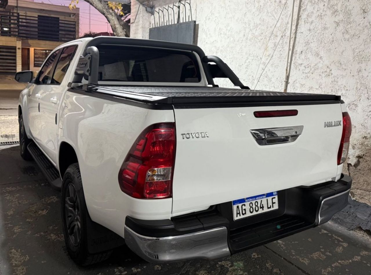 Toyota Hilux Usada Financiado en Mendoza, deRuedas