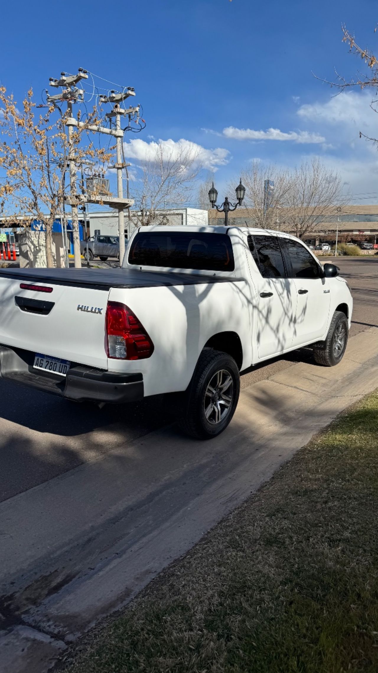Toyota Hilux Usada en Mendoza, deRuedas
