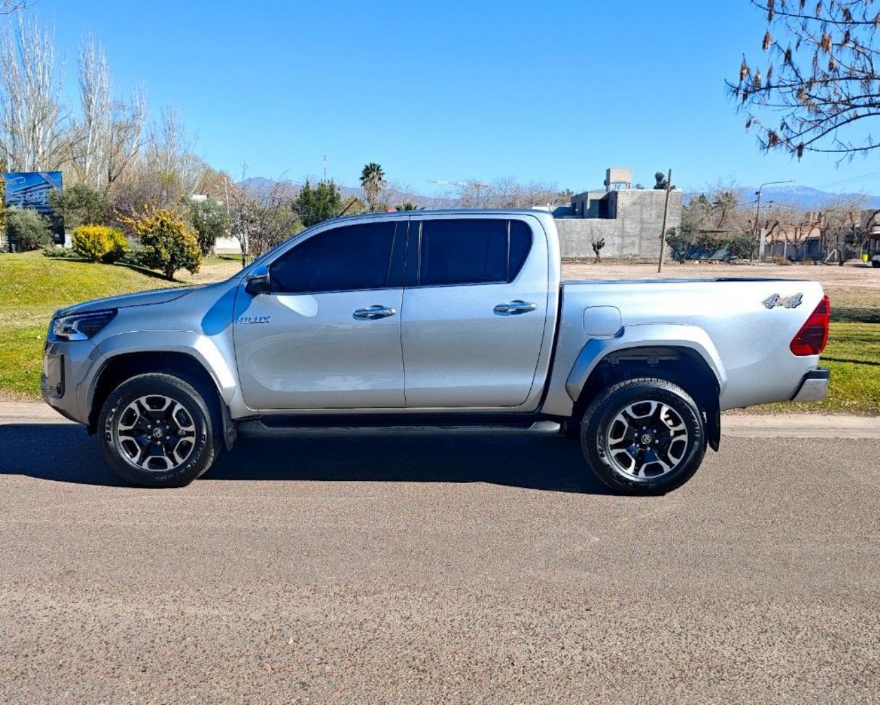 Toyota Hilux Usada Financiado en Mendoza, deRuedas