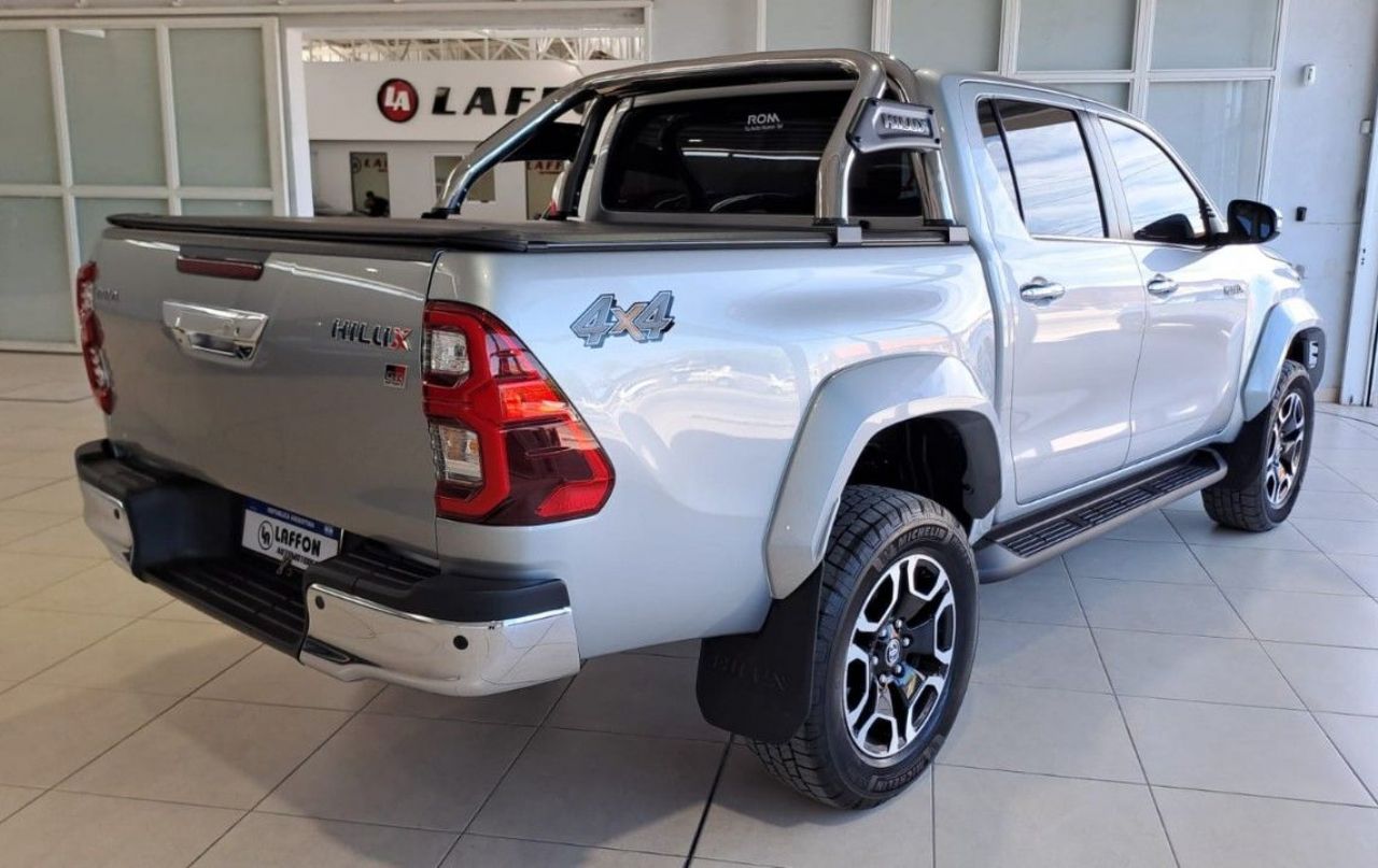 Toyota Hilux Usada Financiado en Mendoza, deRuedas