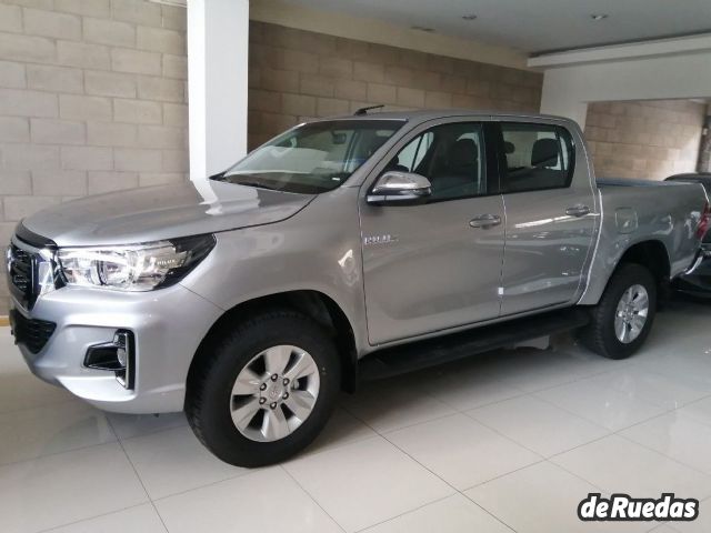 Toyota Hilux Nueva en Mendoza, deRuedas