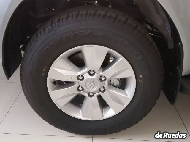 Toyota Hilux Nueva en Mendoza, deRuedas