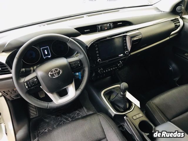 Toyota Hilux Nueva en Mendoza, deRuedas