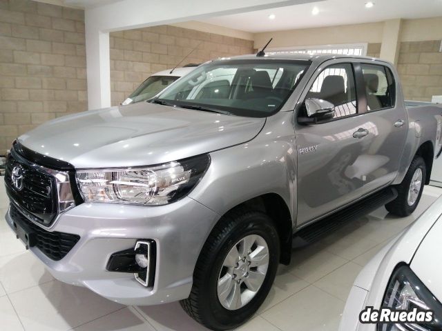 Toyota Hilux Nueva en Mendoza, deRuedas
