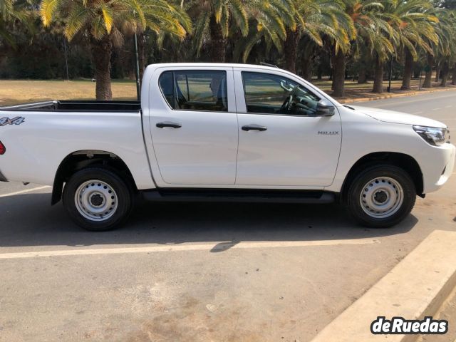 Toyota Hilux Nueva en Mendoza, deRuedas