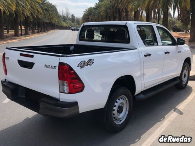 Toyota Hilux Nueva en Mendoza, deRuedas