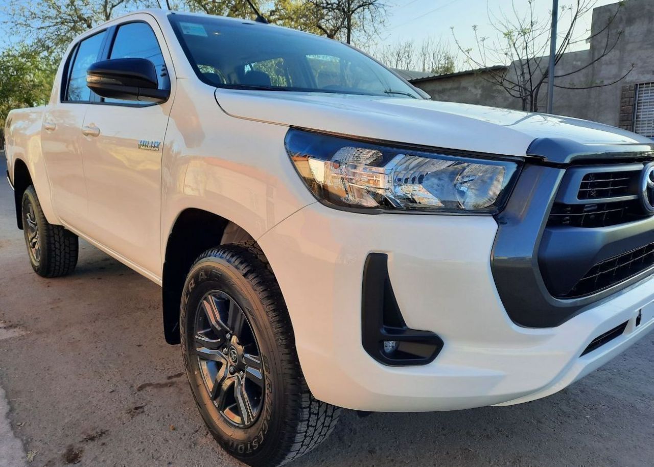 Toyota Hilux Nueva en Mendoza, deRuedas