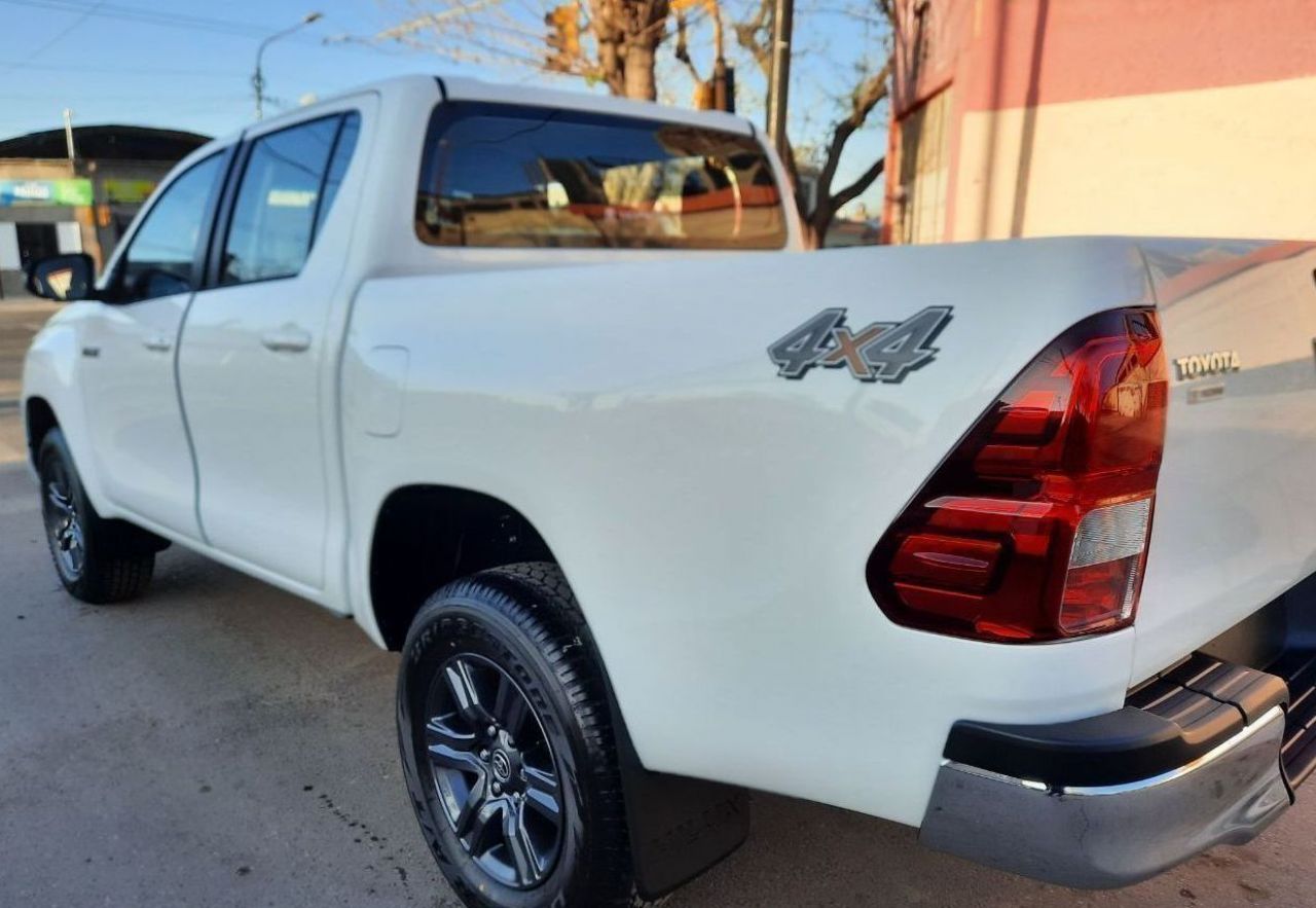 Toyota Hilux Nueva en Mendoza, deRuedas