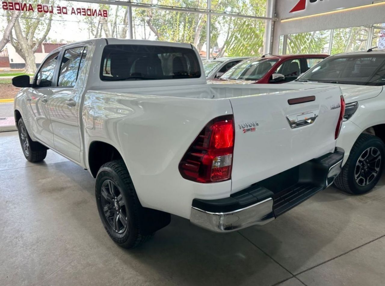 Toyota Hilux Nueva en Mendoza, deRuedas
