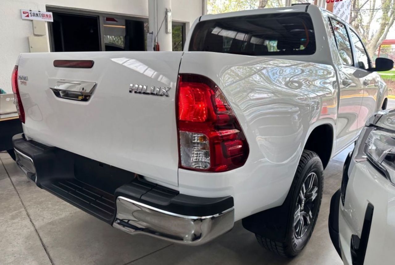 Toyota Hilux Nueva en Mendoza, deRuedas