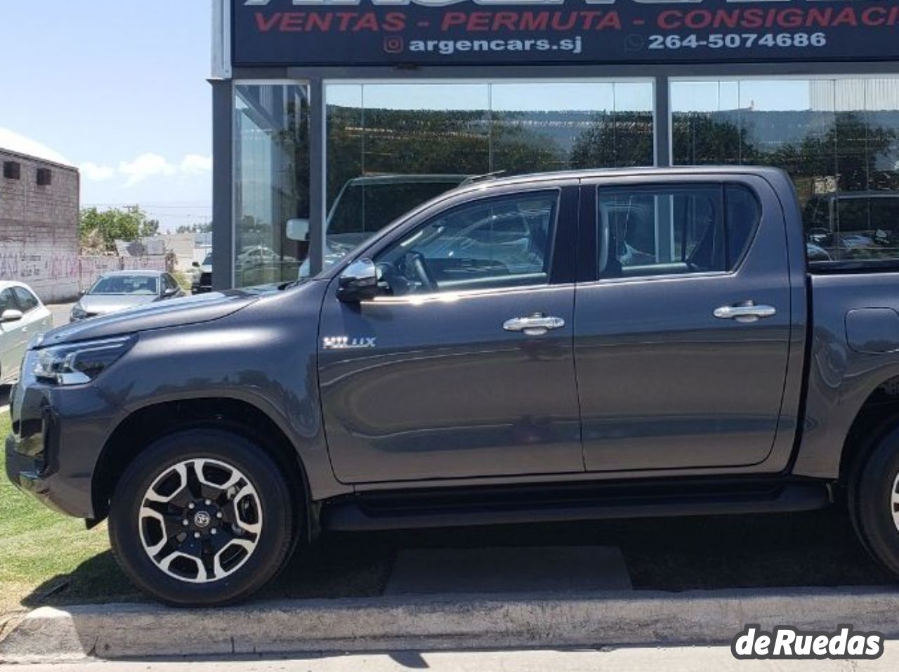 Toyota Hilux Nueva en San Juan, deRuedas
