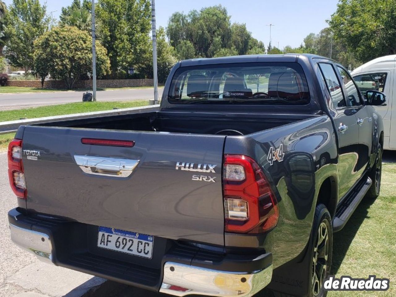 Toyota Hilux Nueva en San Juan, deRuedas
