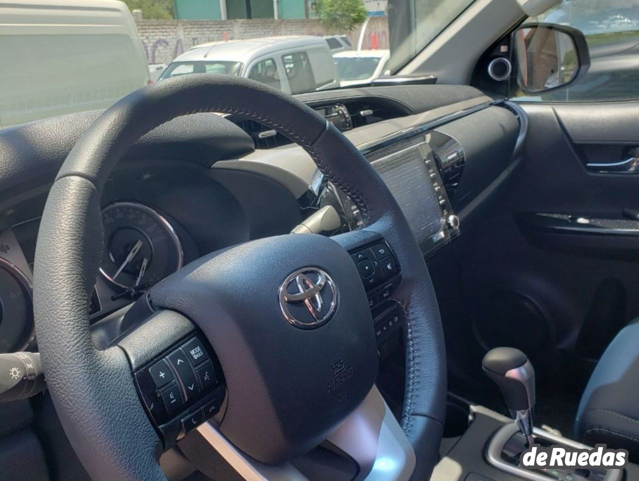 Toyota Hilux Nueva en San Juan, deRuedas