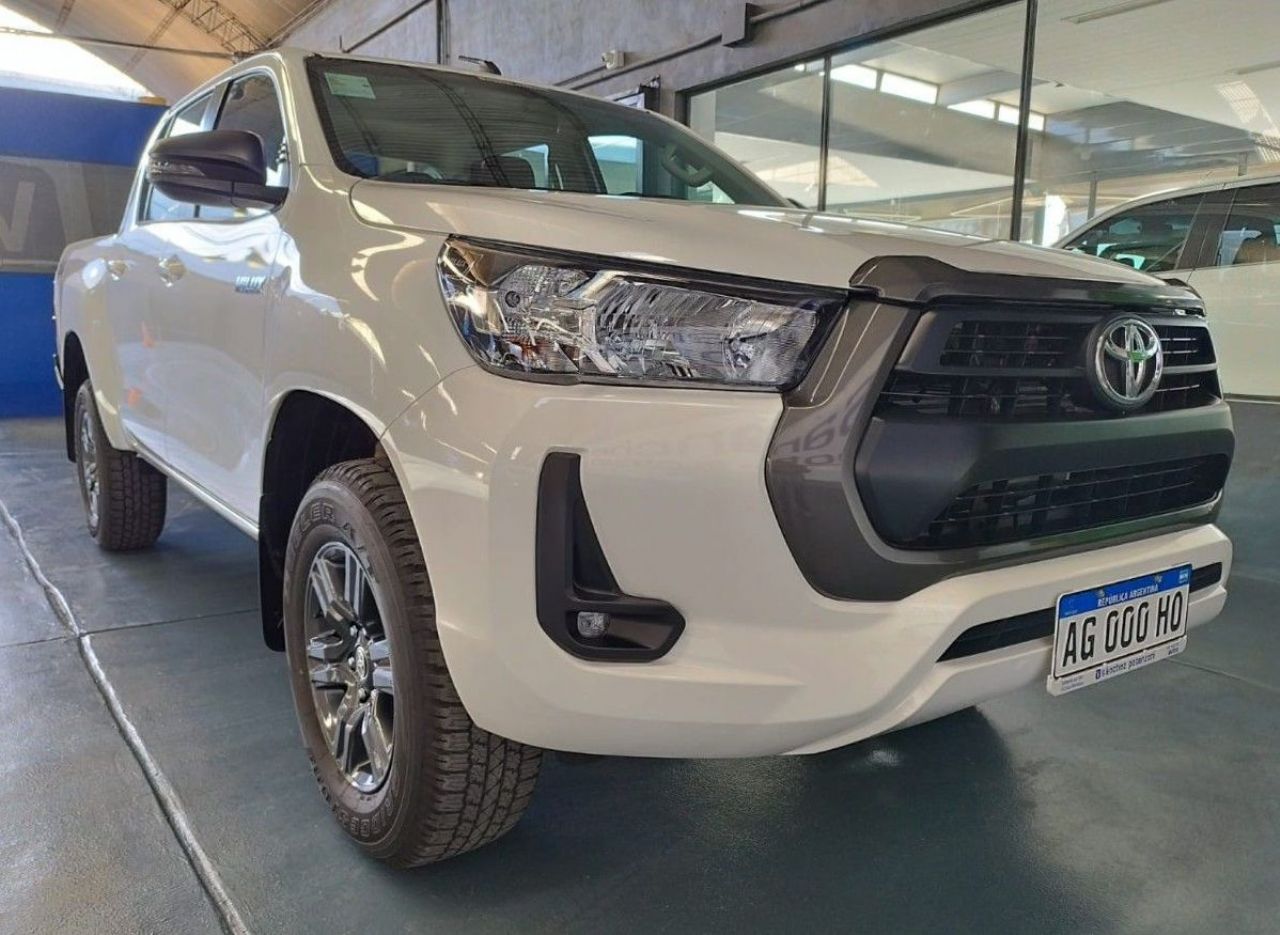 Toyota Hilux Nueva en Mendoza, deRuedas