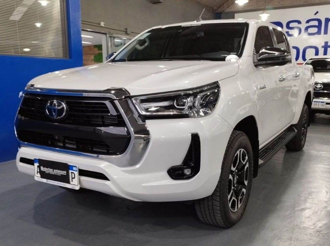 Toyota Hilux Nueva en Mendoza, deRuedas