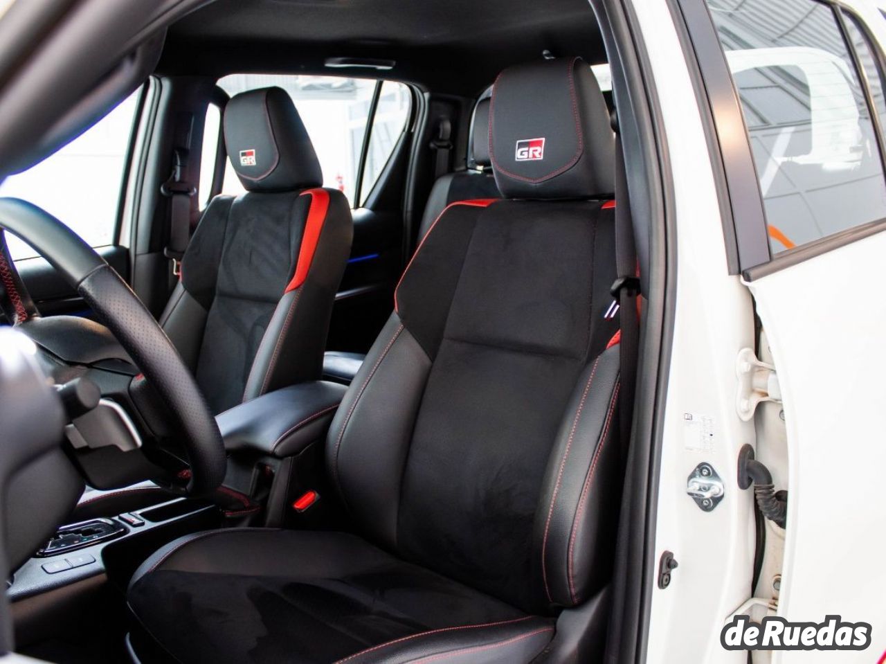 Toyota Hilux Nueva en Córdoba, deRuedas