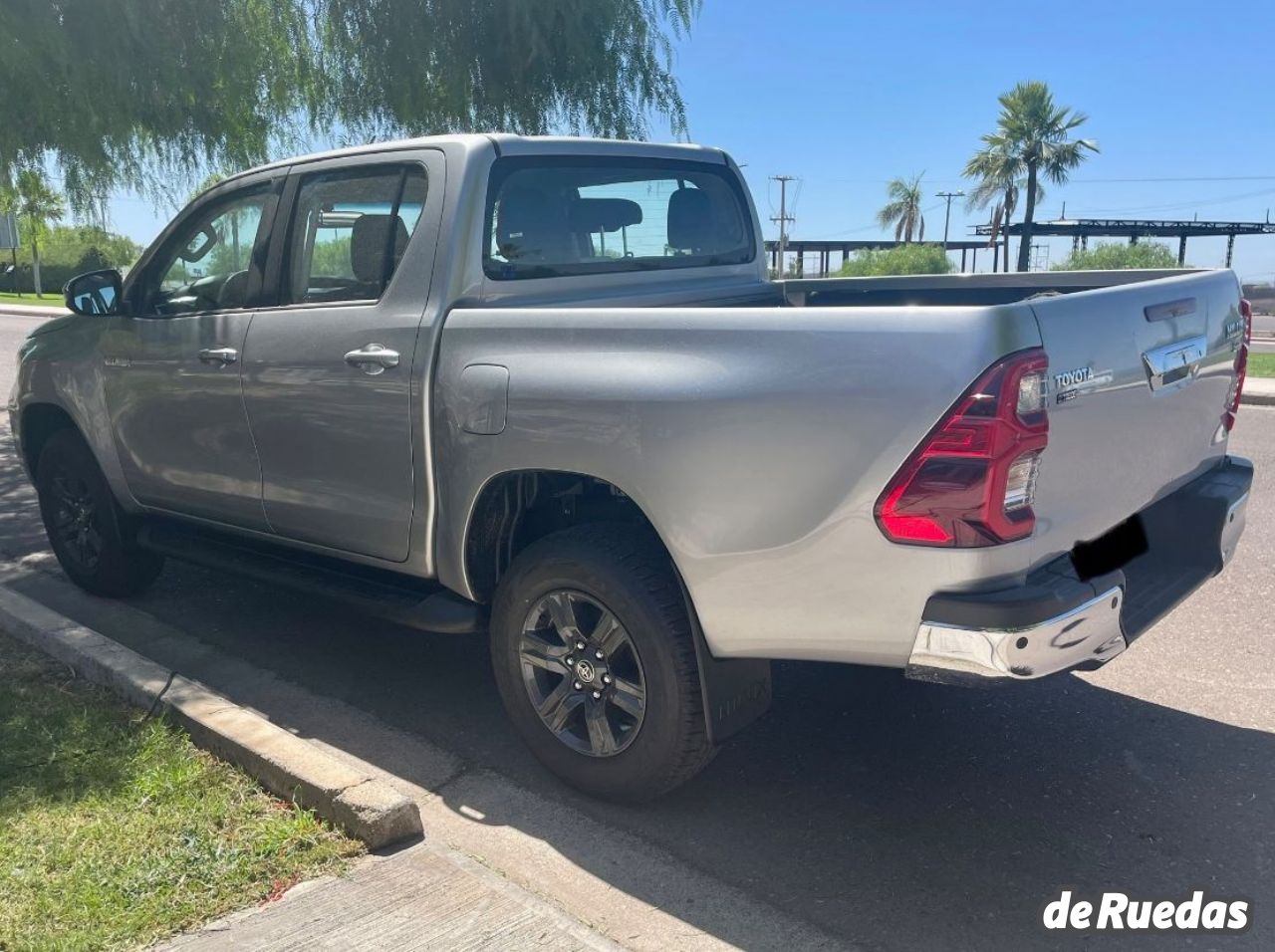 Toyota Hilux Nueva en Mendoza, deRuedas