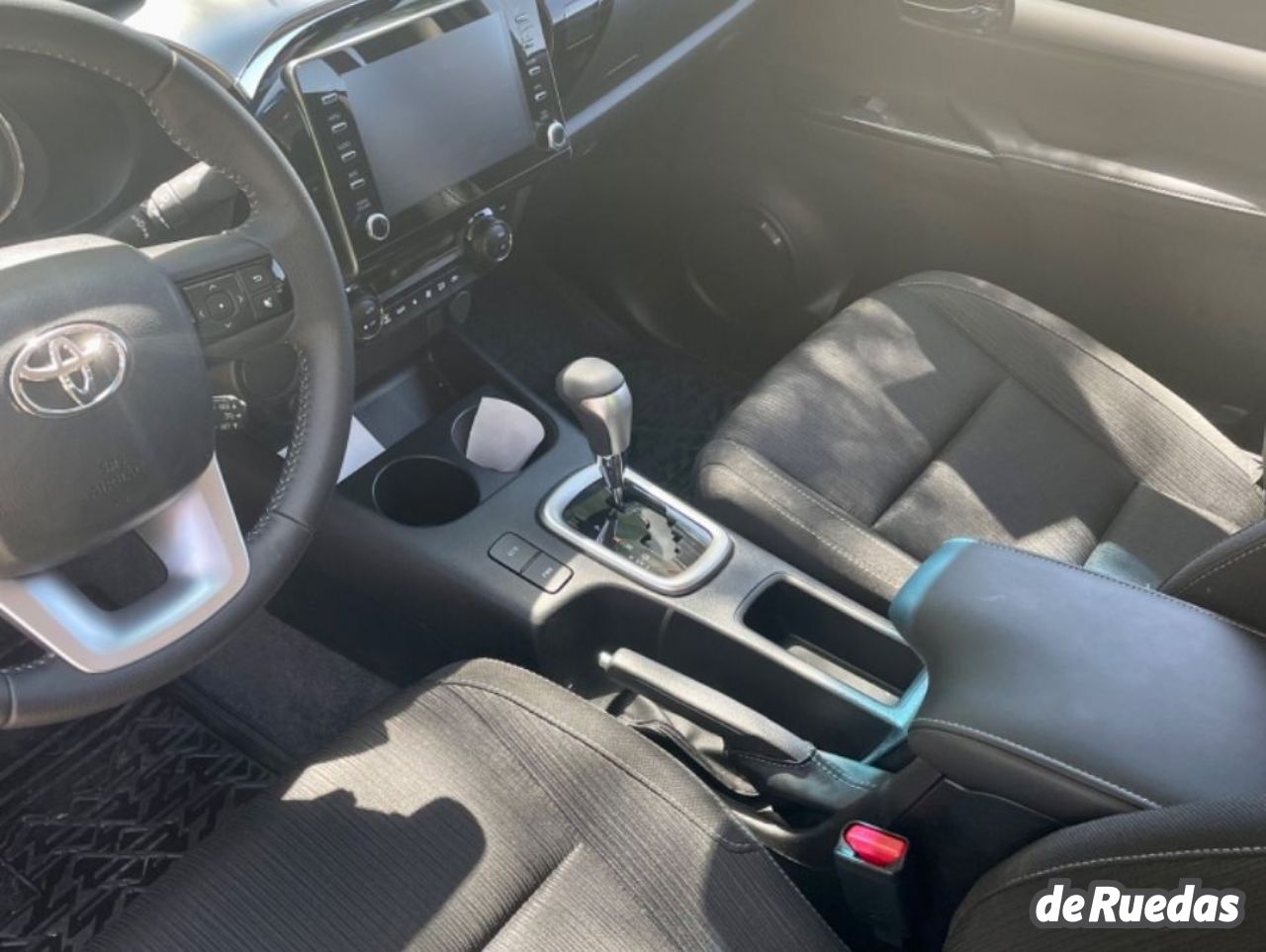 Toyota Hilux Nueva en Mendoza, deRuedas
